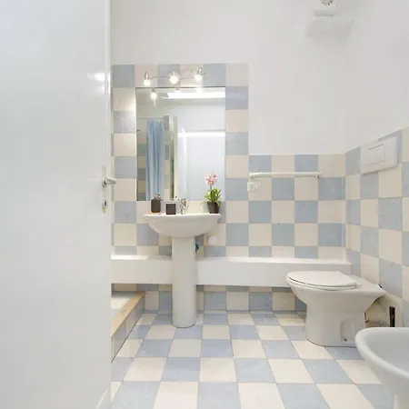 Pensión Domus Sinuessa Roma