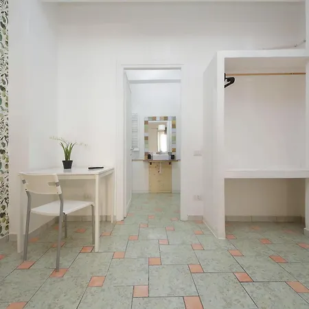 Pensión Domus Sinuessa Roma