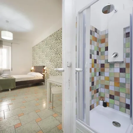 Pensión Domus Sinuessa Roma