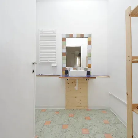 Domus Sinuessa Pensión *