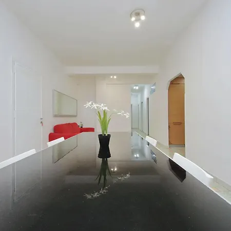 Domus Sinuessa Pensión Roma