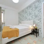 Konukevi Domus Sinuessa *