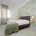 Domus Sinuessa Konukevi Roma