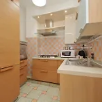 Domus Sinuessa Konukevi *