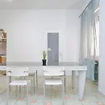 Gæstehus Domus Sinuessa *