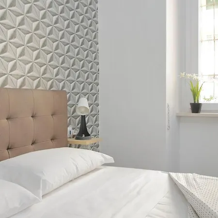 Domus Sinuessa Konukevi *