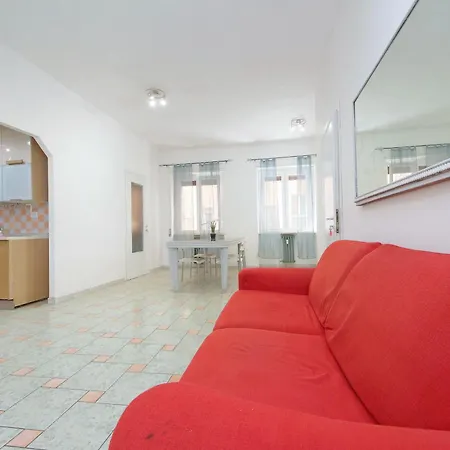 Domus Sinuessa 招待所