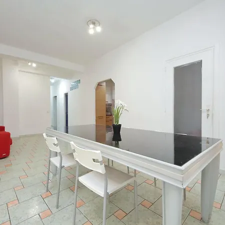 Konukevi Domus Sinuessa Roma