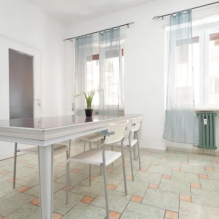 Domus Sinuessa * Roma