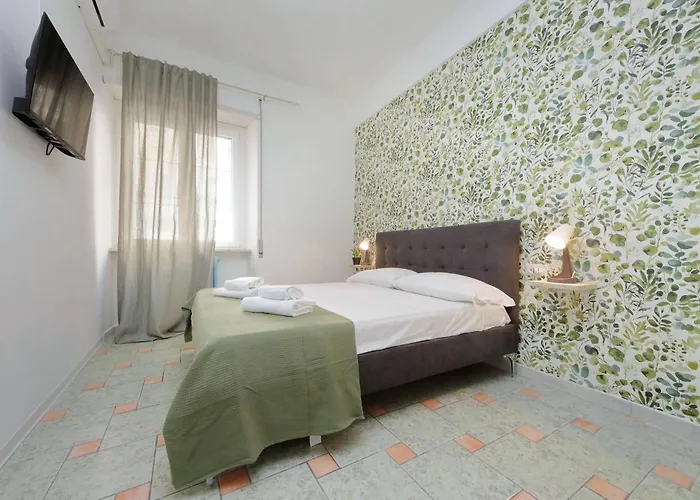 Domus Sinuessa Guest house Rome