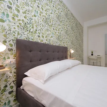 بيت ضيافة Domus Sinuessa