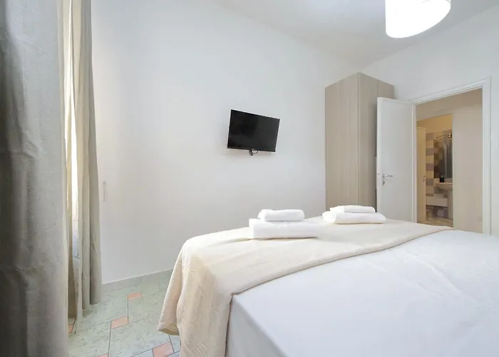 بيت ضيافة Domus Sinuessa روما