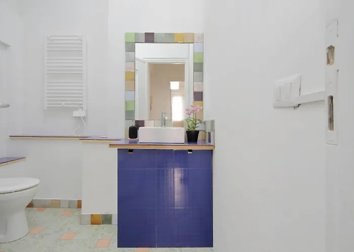 Domus Sinuessa بيت ضيافة