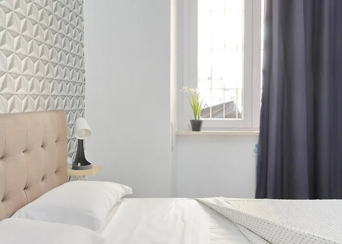 بيت ضيافة Domus Sinuessa روما