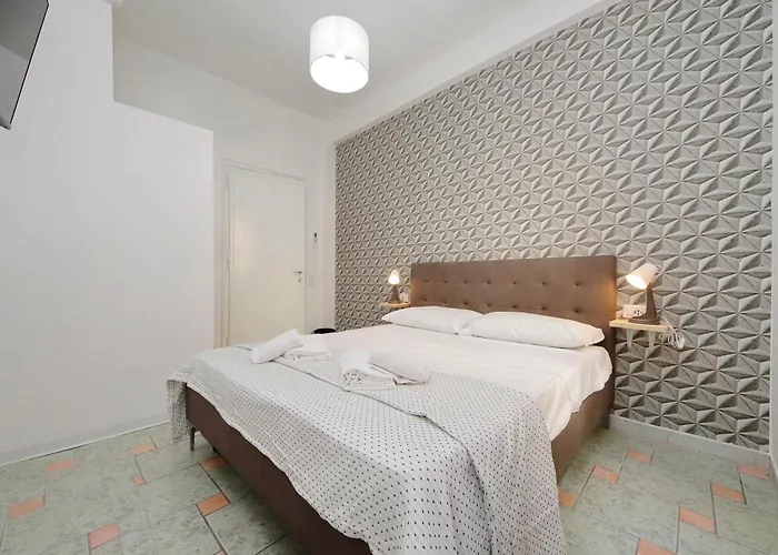 بيت ضيافة Domus Sinuessa روما