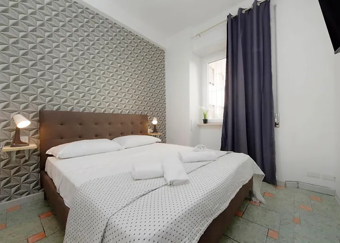 بيت ضيافة Domus Sinuessa