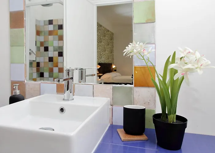 Domus Sinuessa بيت ضيافة *