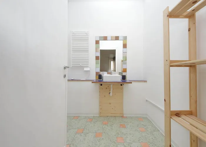 Domus Sinuessa بيت ضيافة *