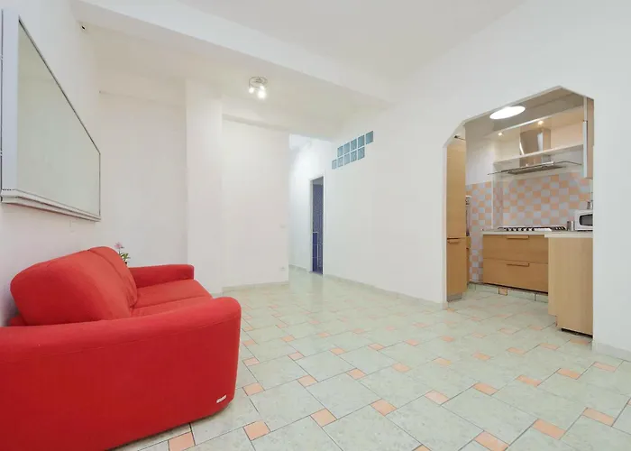 Domus Sinuessa بيت ضيافة