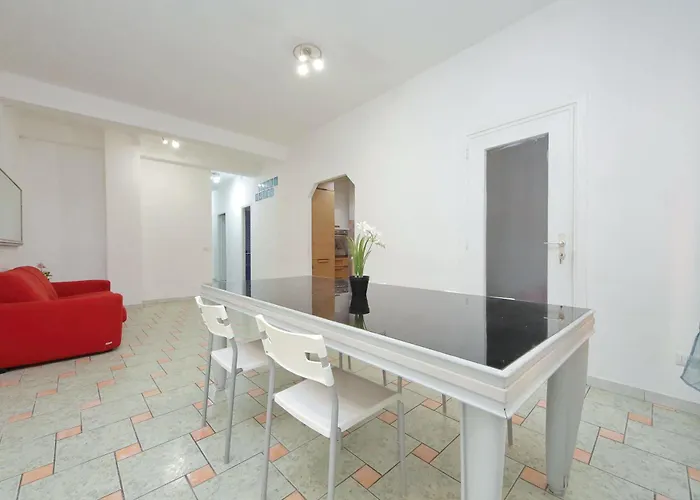 بيت ضيافة Domus Sinuessa روما